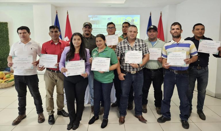 Entrega de Certificados Curso Especializado en Diseño y Evaluación de Sistemas de Riego