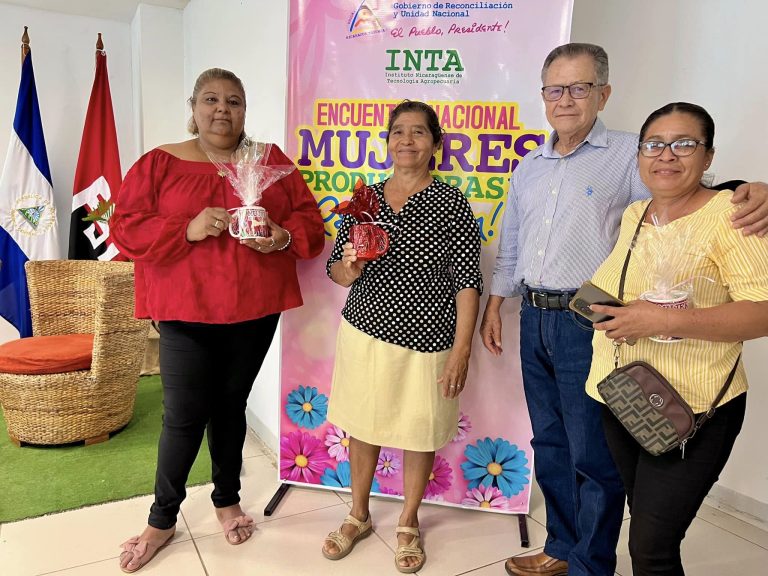 Encuentro Nacional “Mujeres Productoras en Revolución”