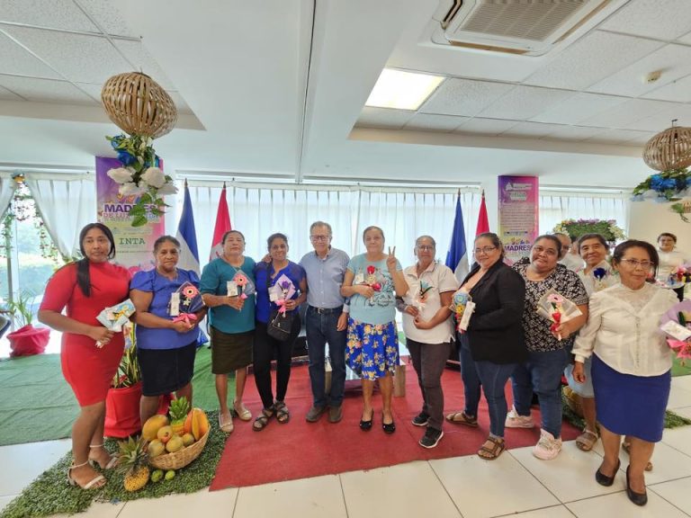 Celebramos el Día de las Madres con Encuentro de “Madres Productoras, Luz y Vida en Nuestros Campos”