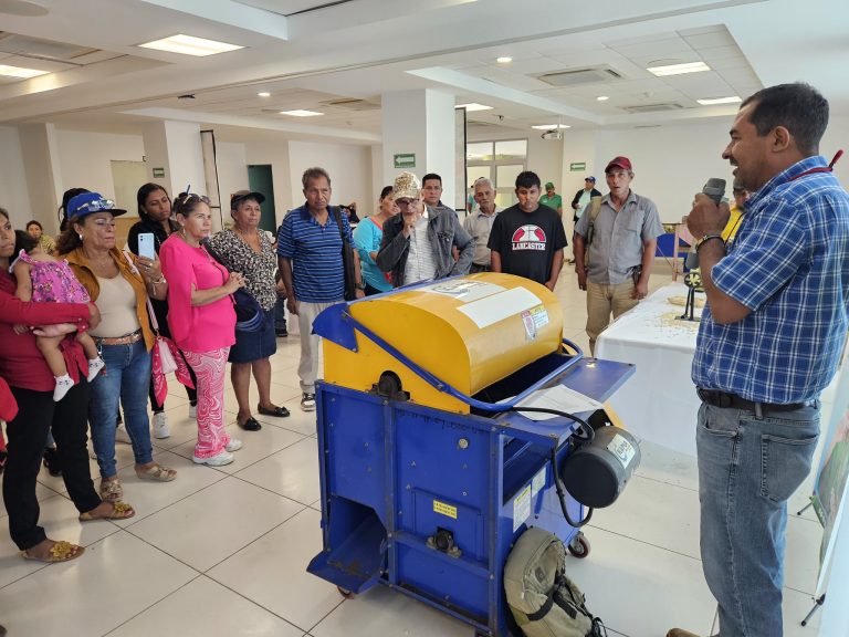 Presentación de catálogo de equipos e implementos agropecuarios