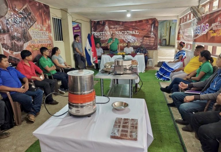 Primer curso de transformación de cacao fino y de aroma